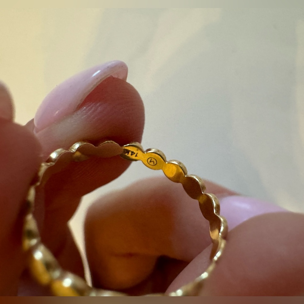 mejuri dot ring size 6